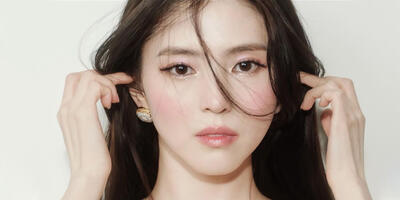 کتانی‌های نقره‌ای این بازیگر زیبای کره‌ای همه ما را متعجب کرد - چی بپوشم