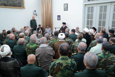 دیدار جمعی از فرماندهان نیروهای مسلح با رهبر انقلاب اسلامی | خبرگزاری بین المللی شفقنا