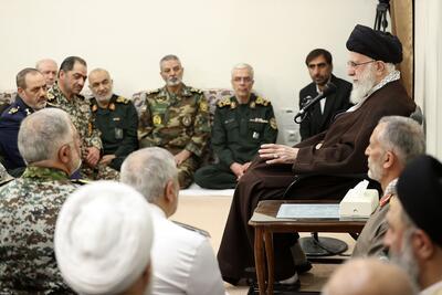 گزارش تصویری: دیدار جمعی از فرماندهان نیروهای مسلح با رهبر انقلاب | خبرگزاری بین المللی شفقنا