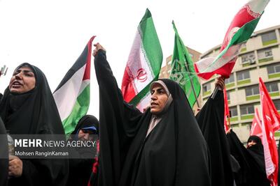 (تصاویر) تجمع بانوان محجبه در حمایت از عفاف و حجاب در تهران