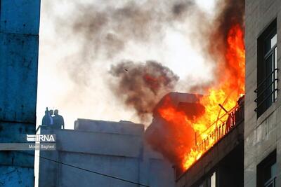(تصاویر) آتش سوزی مهیب در خیابان کریم خان تهران