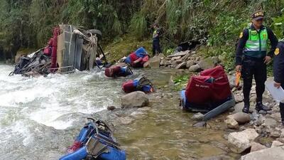 سقوط اتوبوس به دره‌ در پرو با ۲۵ کشته و ۱۷ مصدوم