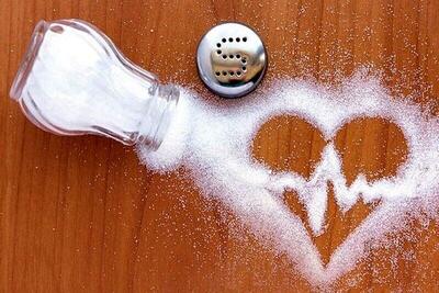 با مصرف نمک کمتر سلامتی را به زندگی خود باز گردانید! | آنچه زنان در مصرف نمک باید بدانند