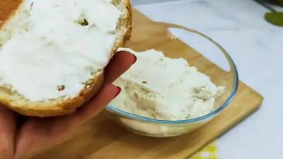 (ویدئو) پنیر نخرید، با 2 لیتر شیر، زنجبیل و لیموترش در خانه درست کنید!