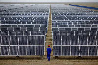 نیروگاه برق خورشیدی برای مصارف سیمان دشتستان ایجاد شود