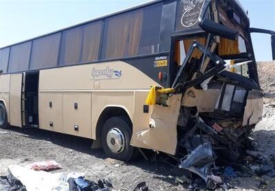 تصادف اتوبوس حامل دانش‌آموزان یزدی با تریلر در اردکان - تسنیم