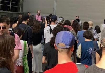 تجمع اعتراضی گرجی‌ها مقابل سفارت رژیم اسرائیل در تفلیس - تسنیم