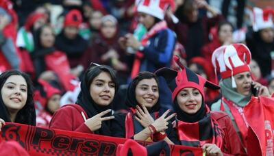 کیهان: دیدید ورود زنان به ورزشگاهها غلط بود؟