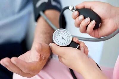 اگر سردردتان این علائم را دارد فشار خون شما بالاست!/ فشار خون بالا در هر سنی چه عددی است؟