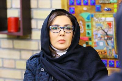 عکس | اختلاف قد فاحش لیلا بلوکات با بهرام افشاری در عکس یادگاری در پشت صحنه
