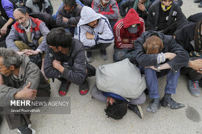 ۶۳ معتاد متجاهر و خرده فروش مواد مخدر در اردستان دستگیر شدند