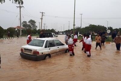 امدادرسانی به بیش از ۵۰۰ خودرو در سیلاب نیشابور