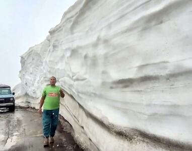 ارتفاع ۵ متری برف بهاری در مرز قزوین و مازندران