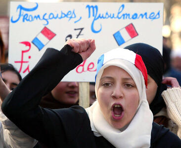 صدای فلسطین در پاریس نه کشورهای عربی! | ببینید