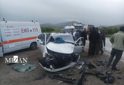 تصادف دو دستگاه خودرو ساینا و دنا در محور نقده به پیرانشهر ۵ مصدوم برجای گذاشت
