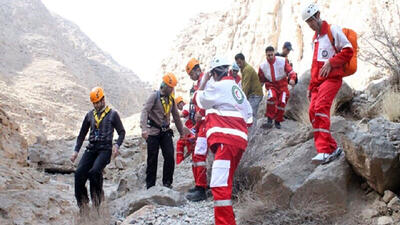 نجات ۲ کوهنورد گم شده در ارتفاعات کبیرکوه شهرستان ملکشاهی