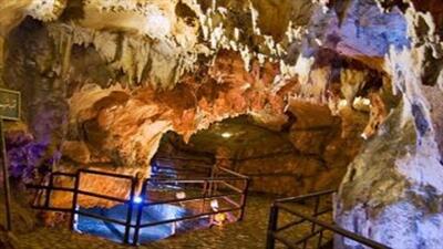 وجود غار‌های شگفت انگیز و عجیب در کوهستان پرآو