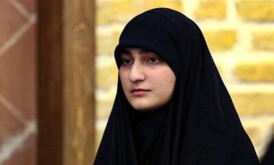 تصویری از دختر سردار سلیمانی در مراسم چهلمین روز شهادت سردار سپاه + عکس