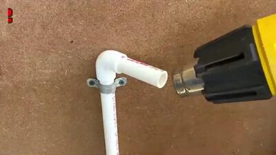 (ویدئو) 2 تکنیک درخشان برای اتصال شلنگ به لوله آب بدون نیاز به آداپتور و چسب!