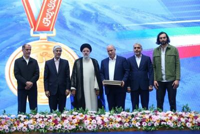 برگزاری مراسم تجلیل از مدال آوران و قهرمانان ورزش ایران در سال ۱۴۰۲