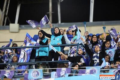 عکس| پیام قابل توجه زنان استقلالی به شاگردان نکونام - پارس فوتبال | خبرگزاری فوتبال ایران | ParsFootball