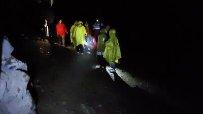نجات جان ۶ نفر در ارتفاعات بوژان نیشابور توسط نجاتگران‌ هلال احمر خراسان رضوی
