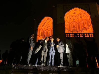 گردش گروسی و اسلامی در پل خواجو اصفهان | رویداد24