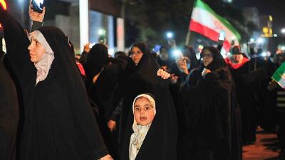 گوشه‌هایی از مراسم راهپیمایی بوشهری‌ها در حمایت از فرهنگ عفاف و حجاب + فیلم