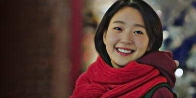 این دختر گوگولی سریال‌های کره‌ای را یادتان هست؟ استایل متفاوت و خفنش در جشنواره بزرگ را ببینید - چی بپوشم