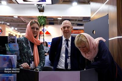 (تصاویر) حجاب و پوشش زنان خارجی در نمایشگاه بین‌المللی نفت تهران