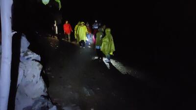 پس از ساعت‌ها جست‌وجو گردشگران مفقوده شده خانم در ارتفاعات نیشابور پیدا شدند