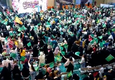 اجتماع باشکوه 6 هزار نفری امام زمانی‌ها در اسلامشهر- فیلم فیلم استان تسنیم | Tasnim