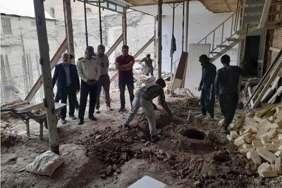 کشف سفال‌های تاریخی در عملیات مرمت بانک ملی بازار تاریخی اصفهان