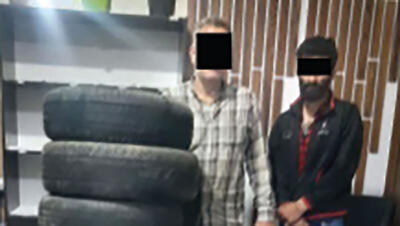 انبار محموله های سرقتی در مشهد لو رفت / دزدان جوان در صحنه سرقت دستگیری اش فاش کرد + عکس