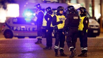 تیراندازی به افسران پلیس در پاریس ۲ زخمی برجای گذاشت