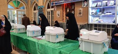 آغاز رای گیری دومین دوره انتخابات مجلس در مسجد لرزاده