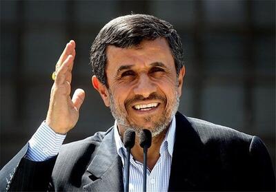 عکس | تصویر متفاوت محمود احمدی‌نژاد در حین پوشیدن جوراب بعد از گرفتن وضو!