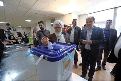 فرایند رای گیری در ۲ حوزه انتخابیه استان زنجان آغاز شد