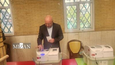 رئیس مجلس شورای اسلامی رای خود را به صندوق انداخت