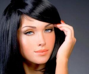 12 روش طبیعی سیاه کردن کامل موهای سفید در خانه