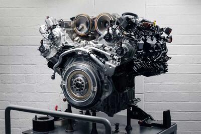 معرفی پیشرانه V8 هیبرید جدید بنتلی با 750 اسب بخار برای جایگزینی با موتور W12 | مجله پدال
