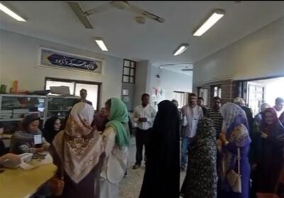 حضور مردم گنبدکاووس در دقایقی پایانی پای صندوق‌های اخذ رای- فیلم فیلم استان تسنیم | Tasnim