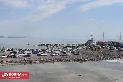 عکس/ رونق قایق سواری در دریاچه ارومیه | اقتصاد24
