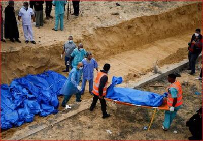 جنایات وحشیانه رژیم صهیونیستی در غزه/ کشف ۸۰ جسد از ۳ گور جمعی دیگر در مجتمع پزشکی «الشفا» غزه