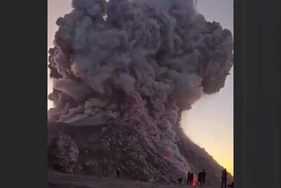 ببینید/ لحظه هولناک فوران آتشفشان مرگبار سانتیاگویتو