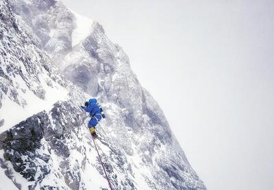 این مرد رکورد صعود به اورست را شکست