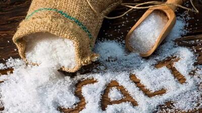 عواقب بسیار خطرناک حذف کامل نمک از غذا | چرا باید نمک بخوریم؟