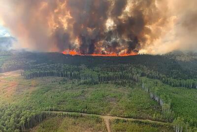 آغاز آتش‌سوزی‌های طبیعی در کانادا؛ هزاران نفر دستور تخلیه گرفتند
