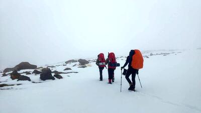 عملیات تیم های واکنش سریع جمعیت هلال احمر اردبیل در مسیر قله سبلان