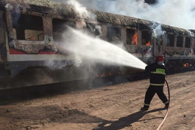 قطار حومه ای هشتگرد - تهران دچار آتش سوزی شد